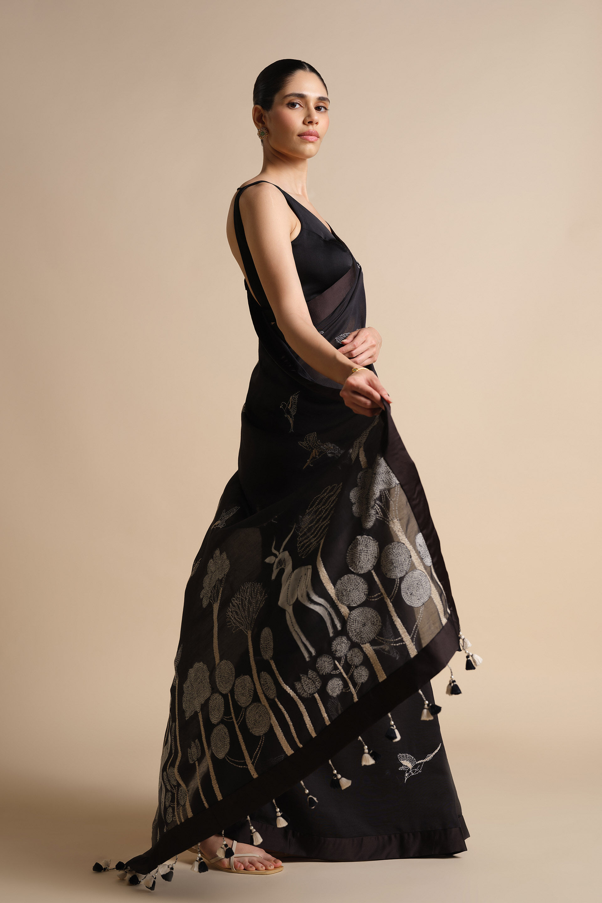 Usoa Hand-embroidered Kantha Mul Saree - Black, Black, image 3